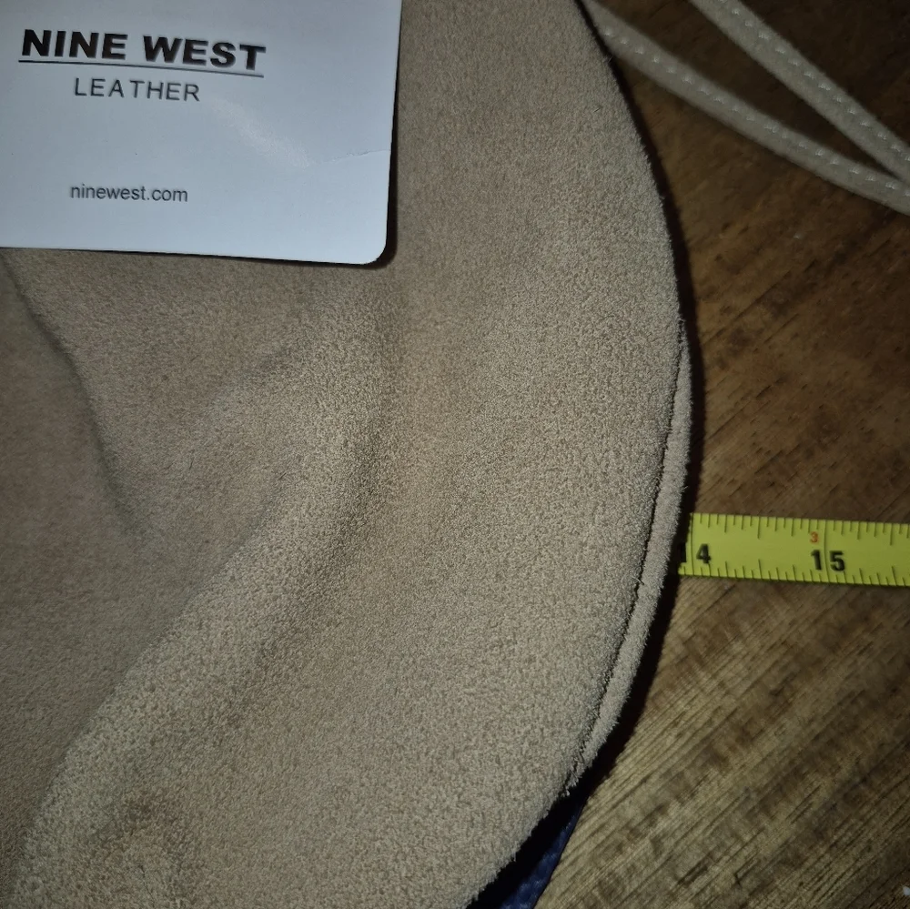 Nine West Vintage Tan Suede Leather Magnetic Closure. Hobo.L.13